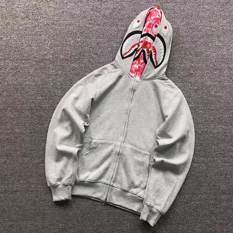 BAPE HOODIE 3203210517（im 170cm 60kg i wear size M in the phot）