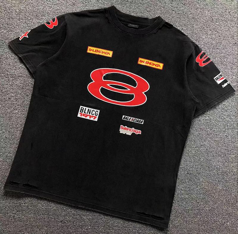 BALENCIAGA T-SHIRT 5212222136（im 170cm 60kg i wear size S in the phot）