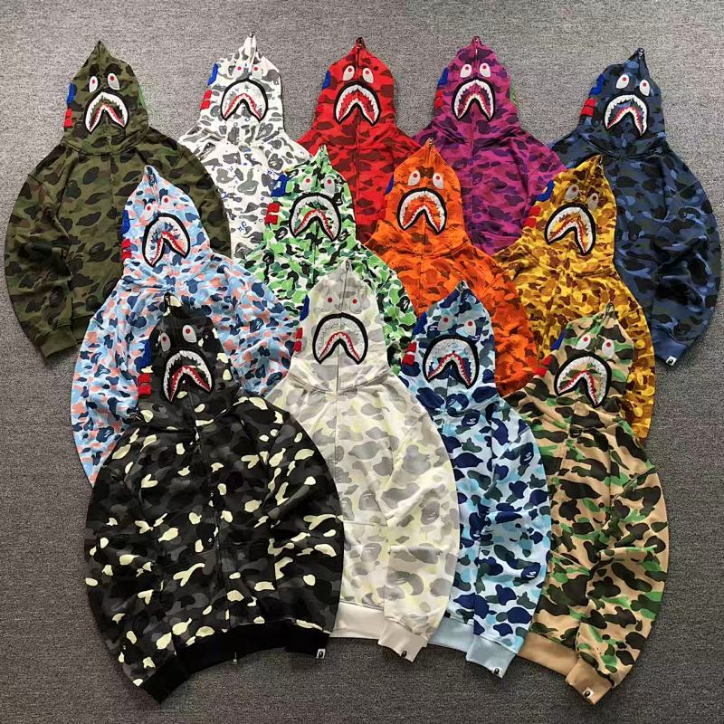 BAPE HOODIE 4111100277（im 170cm 60kg i wear size L in the phot）