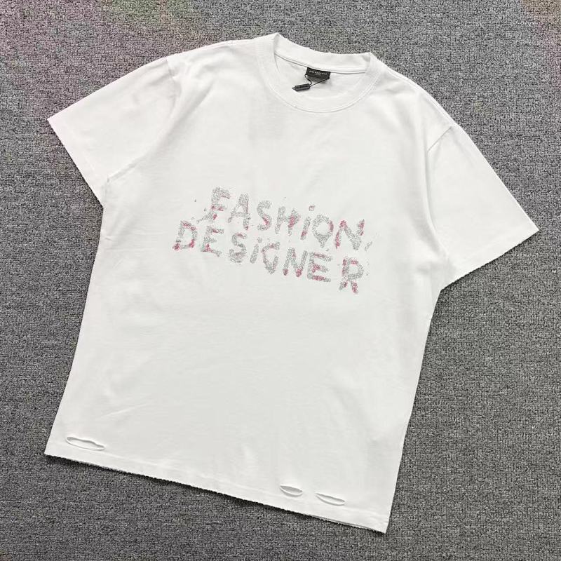 BALENCIAGA T-SHIRT 5212208136（im 170cm 60kg i wear size XS in the phot）