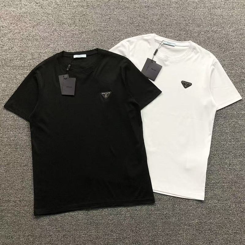 PRADA T-SHIRT 2203062401 （im 170cm 60kg i wear size L in the phot）