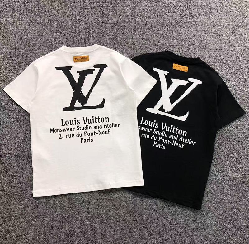 LV T-SHIRT 41061320126（im 170cm 60kg i wear size XS in the phot）