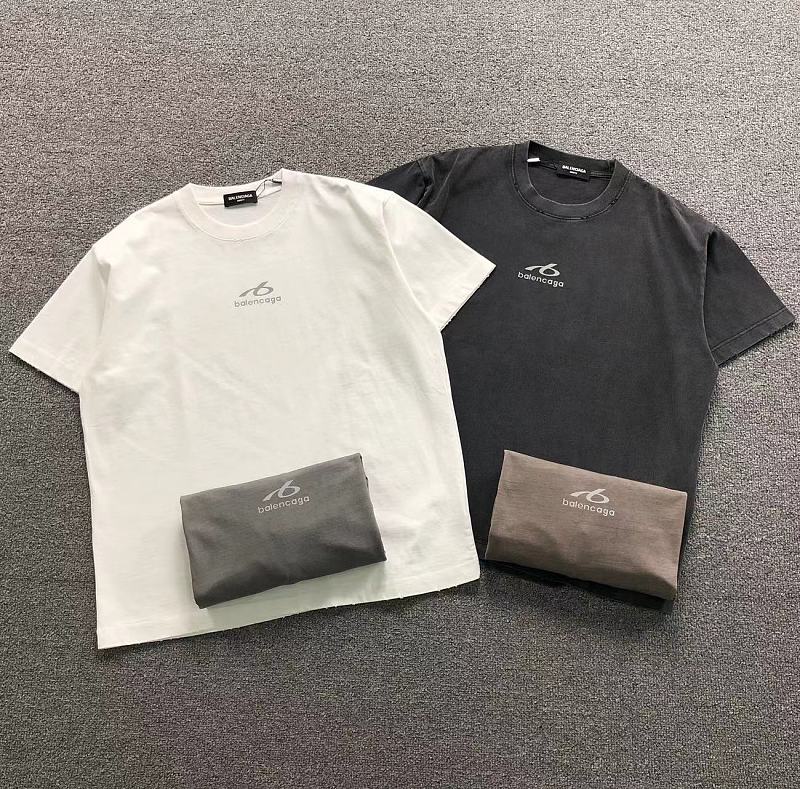 BALENCIAGA T-SHIRT 42061612133（im 170cm 60kg i wear size 2XL in the phot）