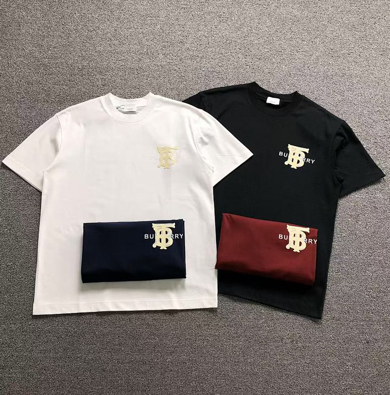BURBERRY T-SHIRT 5232410147（im 170cm 60kg i wear size M in the phot）