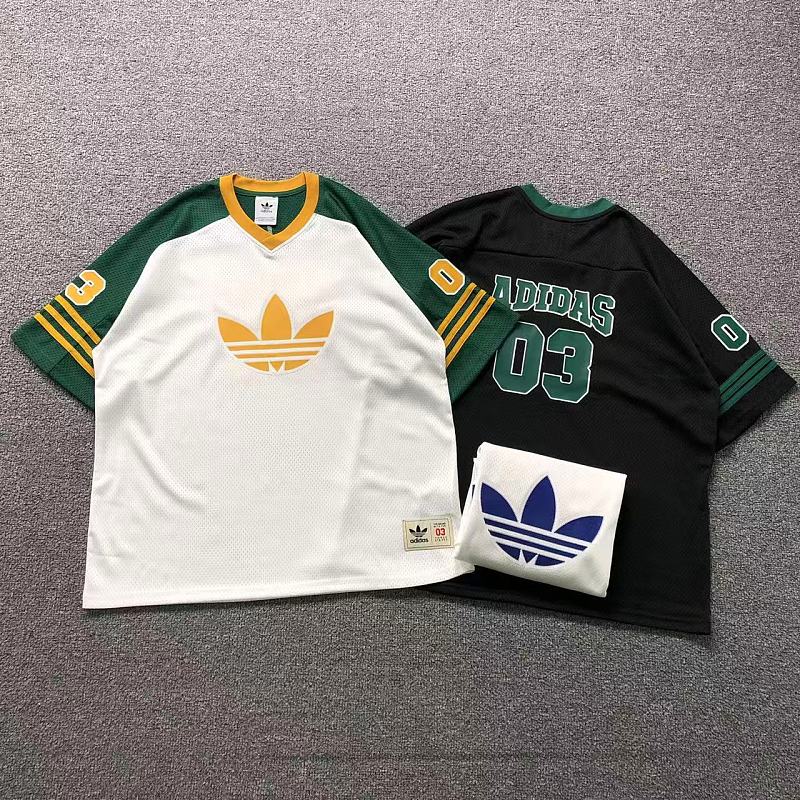 ADIDAS T-SHIRT 126121035（im 170cm 60kg i wear size M in the phot）