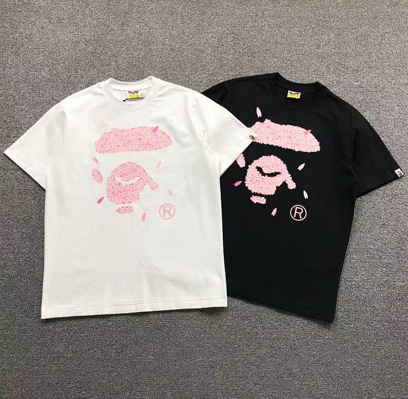 BAPE T-SHIRT 215242011（im 170cm 60kg i wear size M in the phot）