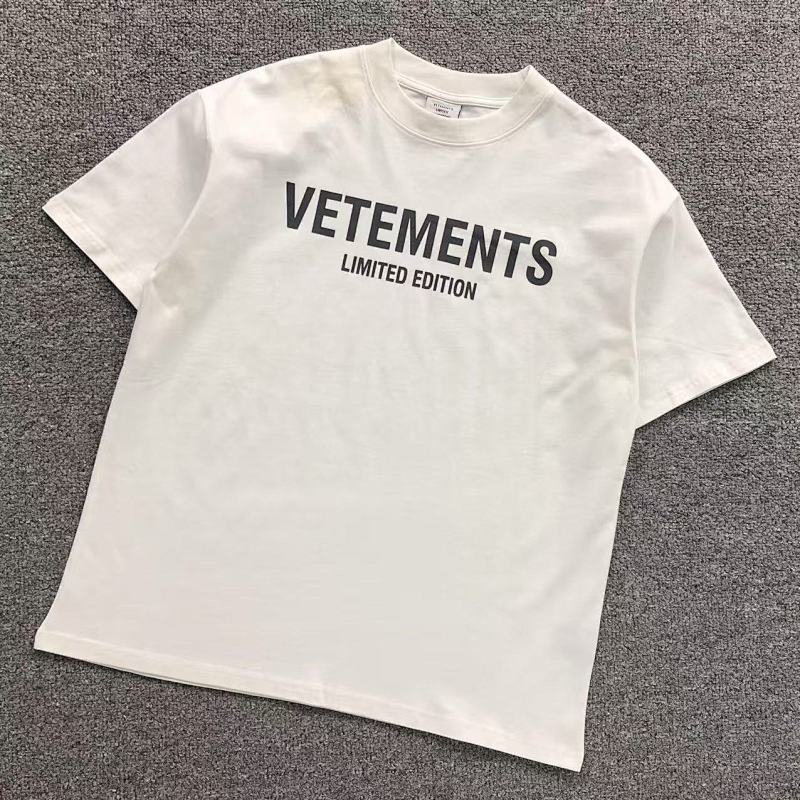 VETEMENTS T-SHIRT 214172751（im 170cm 60kg i wear size S in the phot)