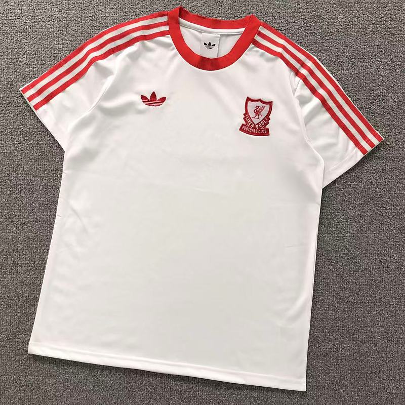 FOOTBALL T-SHIRT 1242409002 （im 170cm 60kg i wear size L in the phot）
