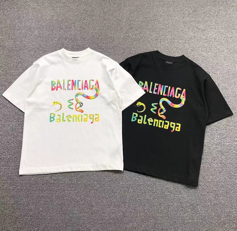 BALENCIAGA T-SHIRT 502172681（im 170cm 57kg i wear size 1 in the phot）