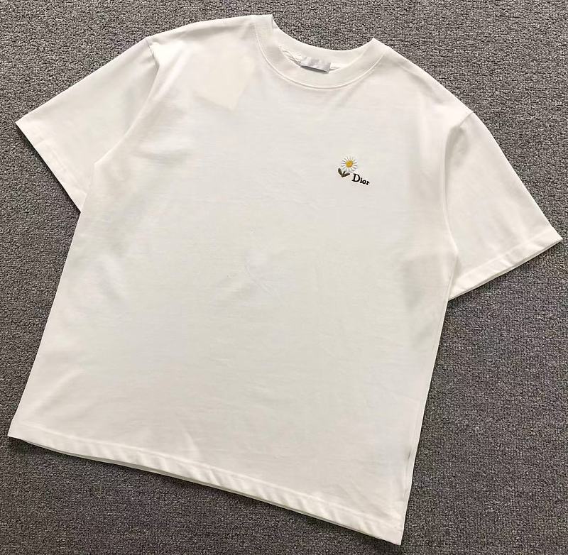 DIOR T-SHIRT 125130760（im 170cm 60kg i wear size L in the phot）