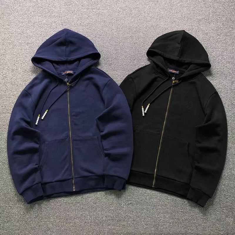 LV HOODIE 3209071121（im 170cm 60kg i wear size L in the phot）