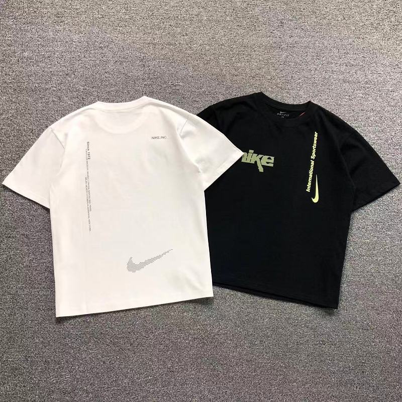 NIKE T-SHIRT 524180985（im 170cm 60kg i wear size M in the phot）