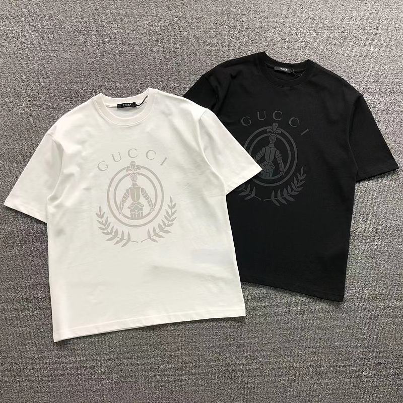 GUCCI T-SHIRT 22051506125（im 170cm 60kg i wear size S in the phot）