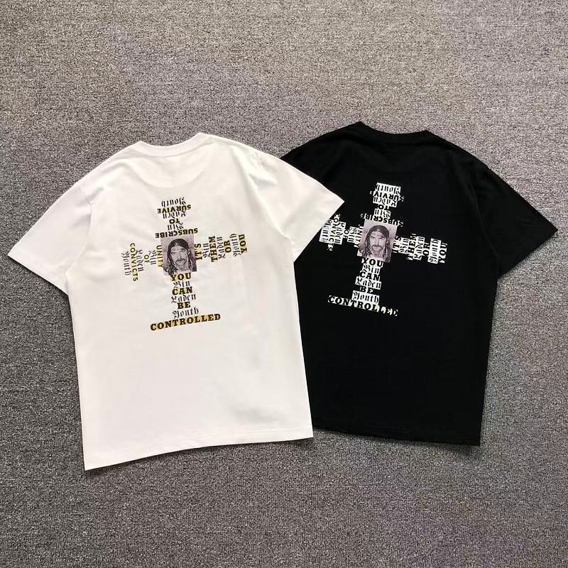 SUPREME T-SHIRT 3204271411（im 170cm 60kg i wear size M in the phot）