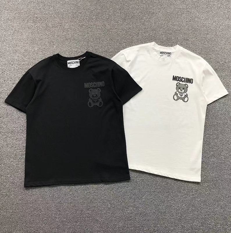 MOSCHINO T-SHIRT 213174215（im 170cm 60kg i wear size M in the phot）