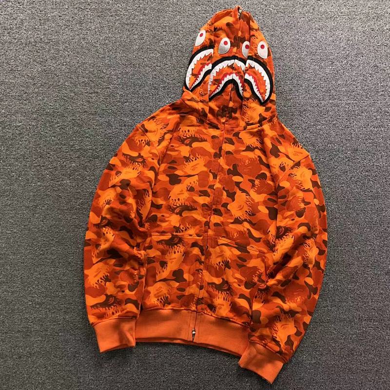 BAPE HOODIE 4110200277（im 170cm 60kg i wear size L in the phot)