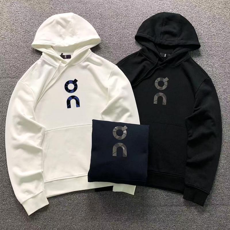 ON HOODIE 2207130704（im 170cm 60kg i wear size L in the phot）