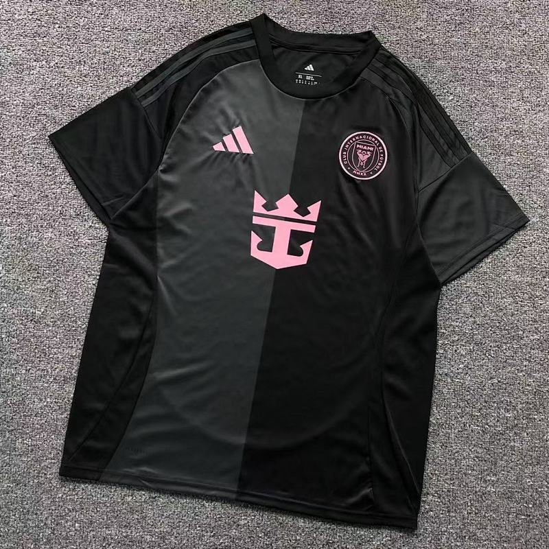 FOOTBALL T-SHIRT 213131414（im 170cm 60kg i wear size XL in the phot）