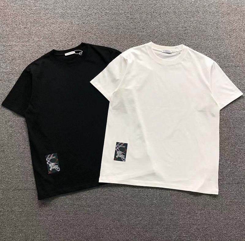 BURBERRY T-SHIRT 22040405171（im 170cm 60kg i wear size M in the phot）