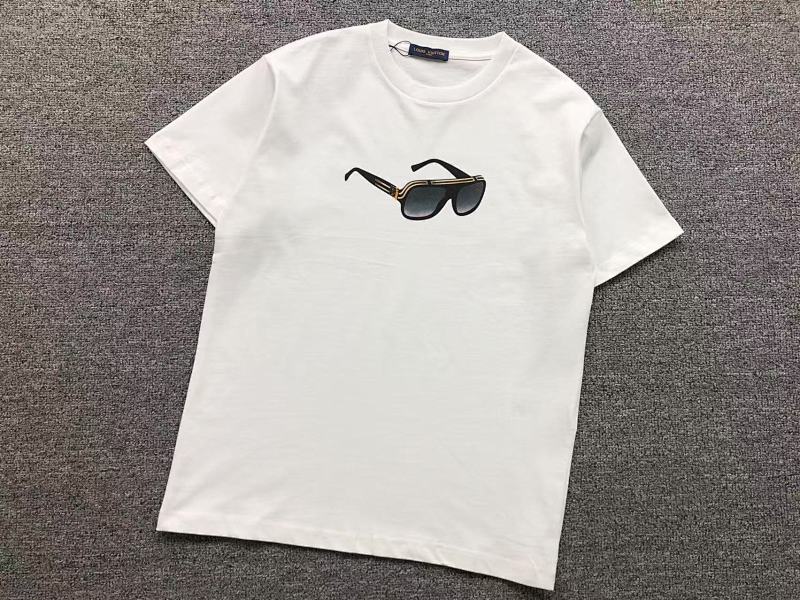 LV T-SHIRT 41061307126（im 170cm 60kg i wear size XS in the phot）