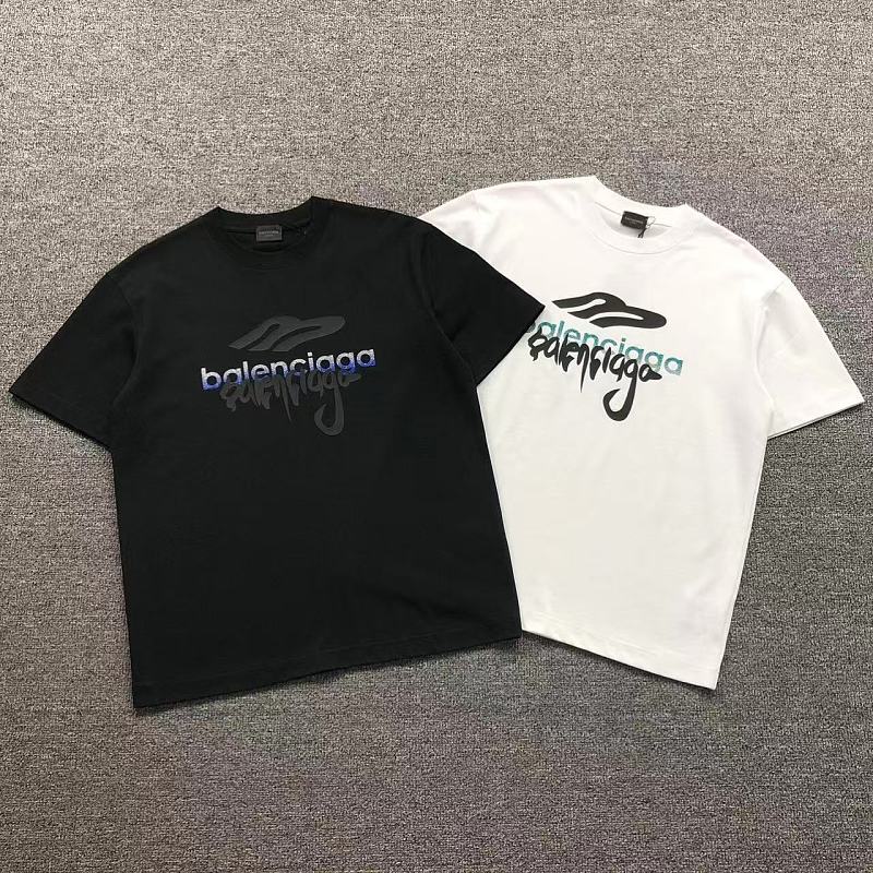 BALENCIAGA T-SHIRT 3205140921（im 170cm 60kg i wear size L in the phot）