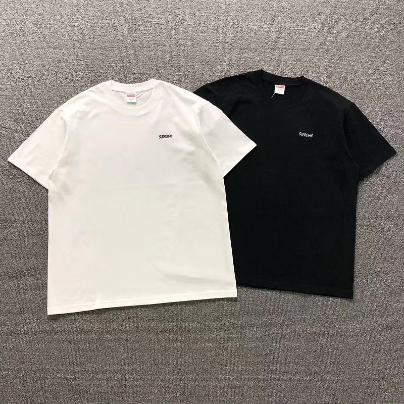SUPREME T-SHIRT 5241703123（im 170cm 60kg i wear size M in the phot）