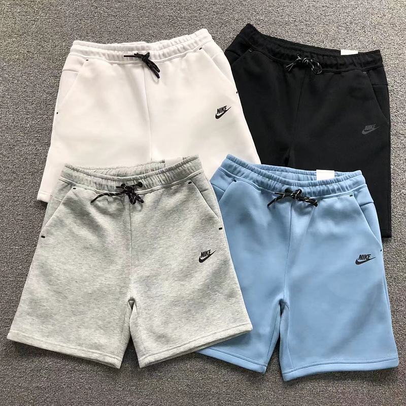 NIKE SHORTS 22050607001（im 170cm 60kg i wear size L in the phot）
