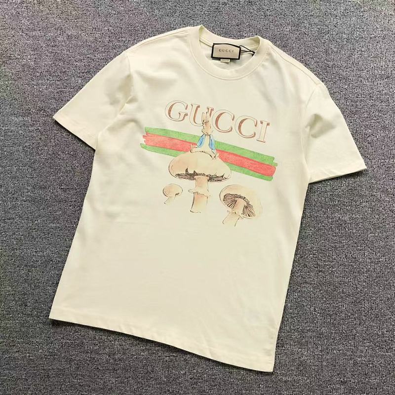 GUCCI T-SHIRT 5050827101（im 170cm 60kg i wear size S in the phot）