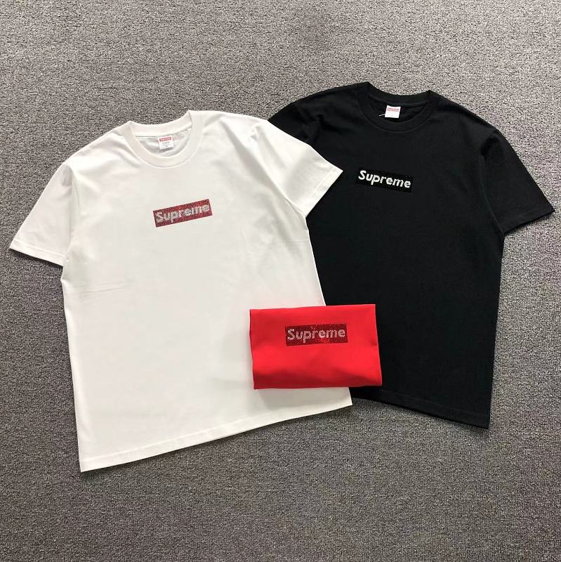 SUPREME T-SHIRT 52080433182（im 170cm 60kg i wear size M in the phot）