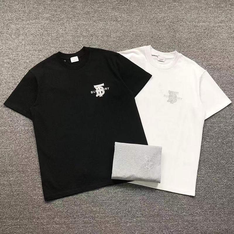 BURBERRY T-SHIRT 3204223421（im 170cm 60kg i wear size M in the phot）