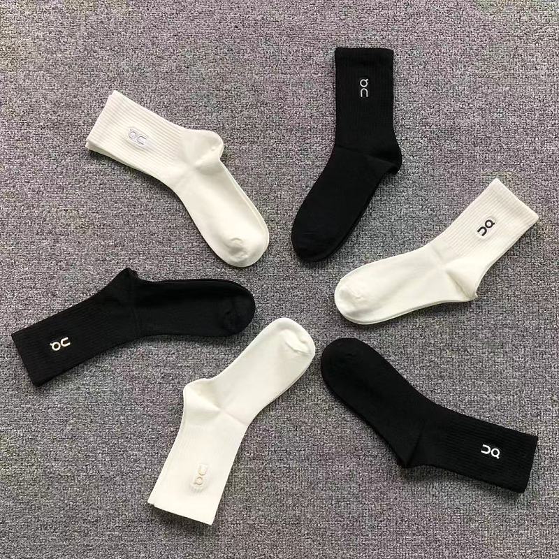 ON SOCKS 4207020877