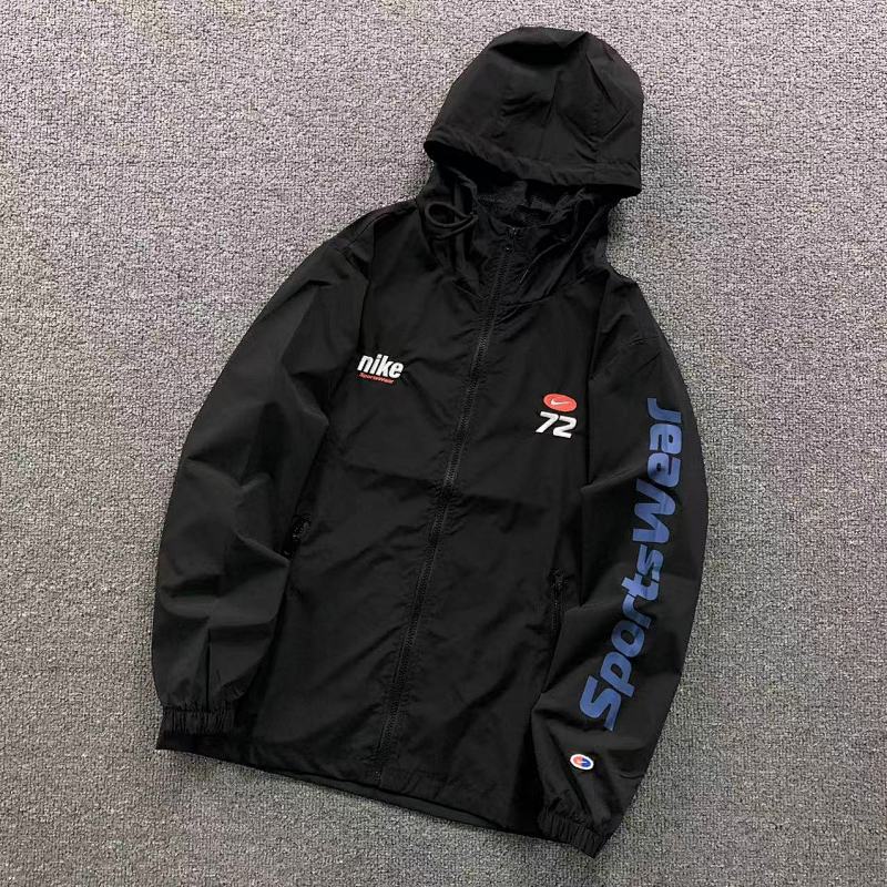 NIKE JACKET 59300585（im 170cm 60kg i wear size M in the phot）