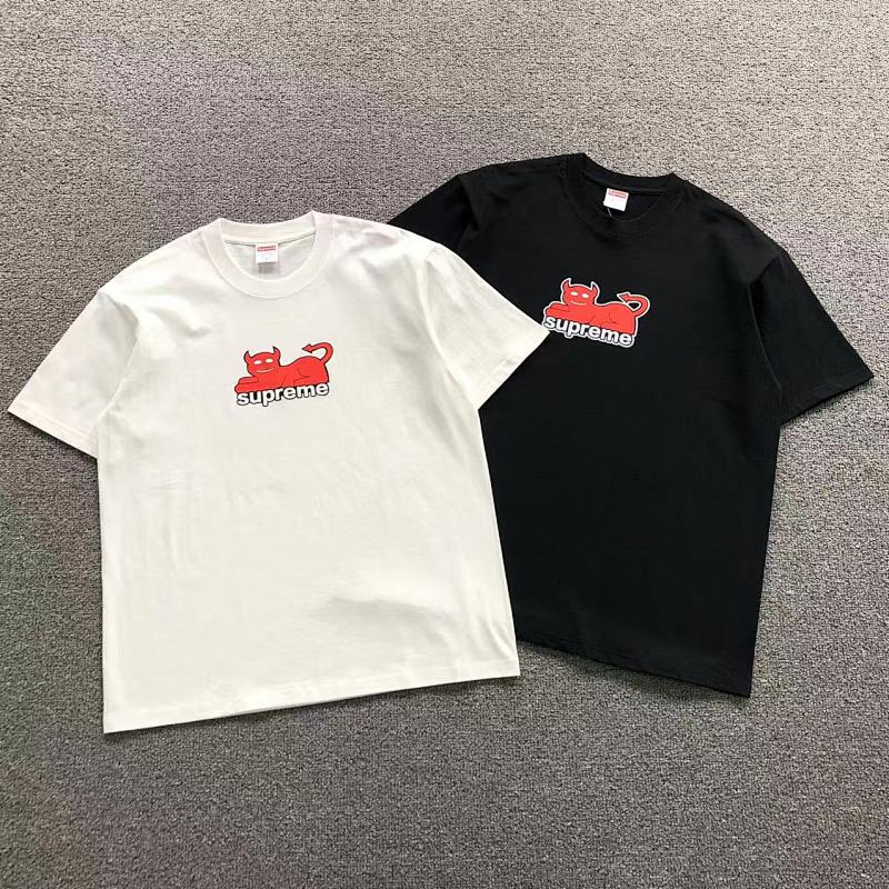 SUPREME T-SHIRT 41061016123（im 170cm 60kg i wear size M in the phot）
