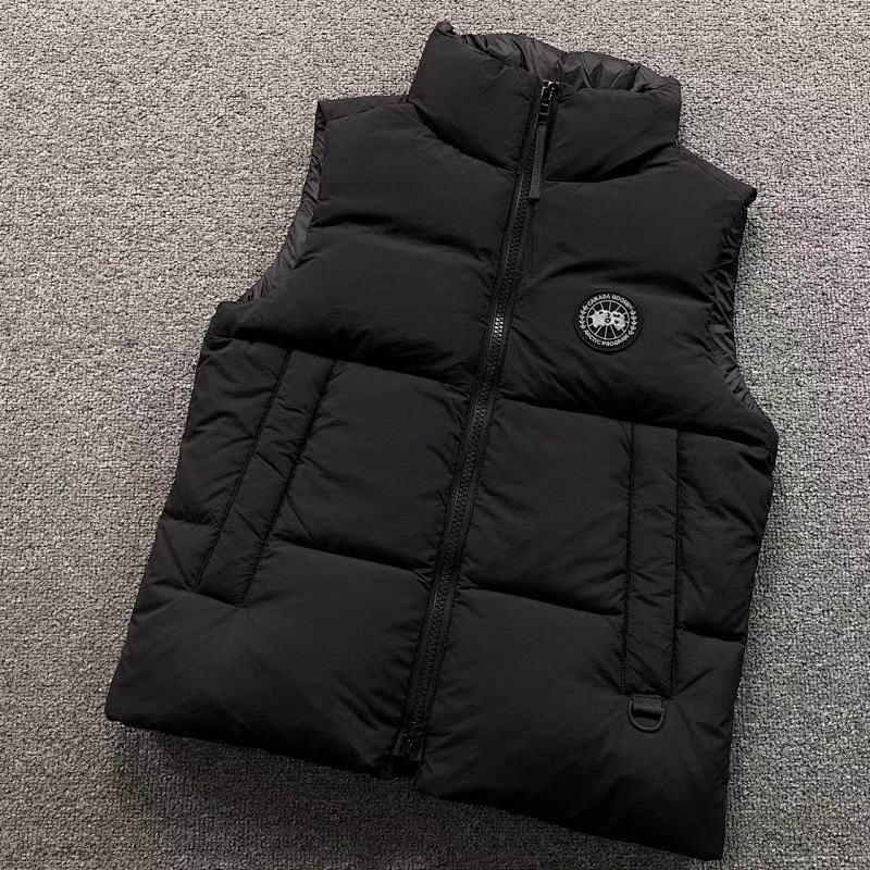 CANADA GOOSE DOWN JACKETS VEST 3108051815（im 170cm 60kg i wear size S in the phot）