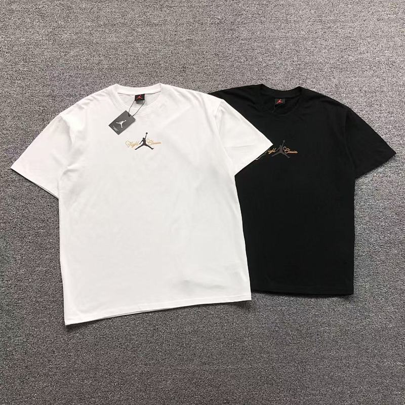 AIR JORDAN T-SHIRT 2111052401（im 170cm 60kg i wear size M in the phot）