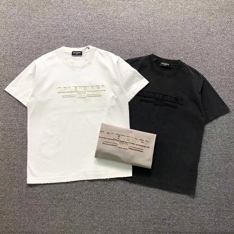 BALENCIAGA T-SHIRT 5208070581 （im 170cm 60kg i wear size S in the phot）