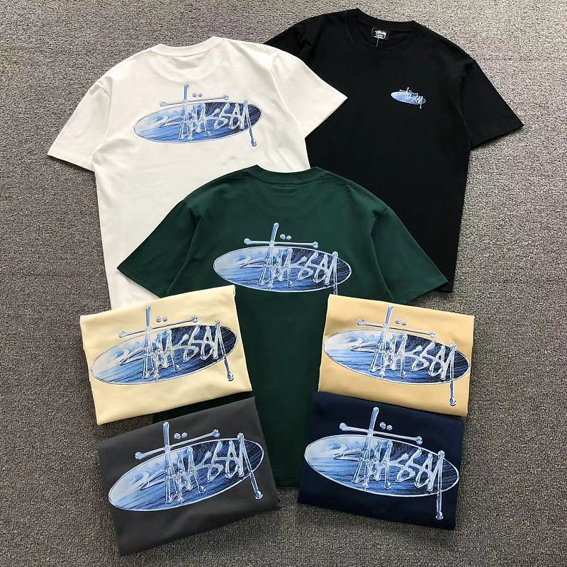 STUSSY T-SHIRT 126171702 （im 170cm 60kg i wear size M in the phot）