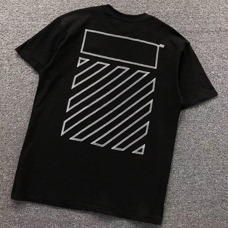 OFF-WHITE T-SHIRT 5111112147（im 170cm 60kg i wear size M in the phot）