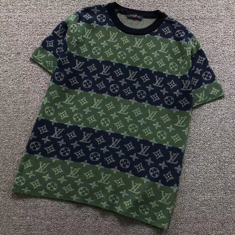 LV T-SHIRT 22060107125（im 170cm 60kg i wear size M in the phot）