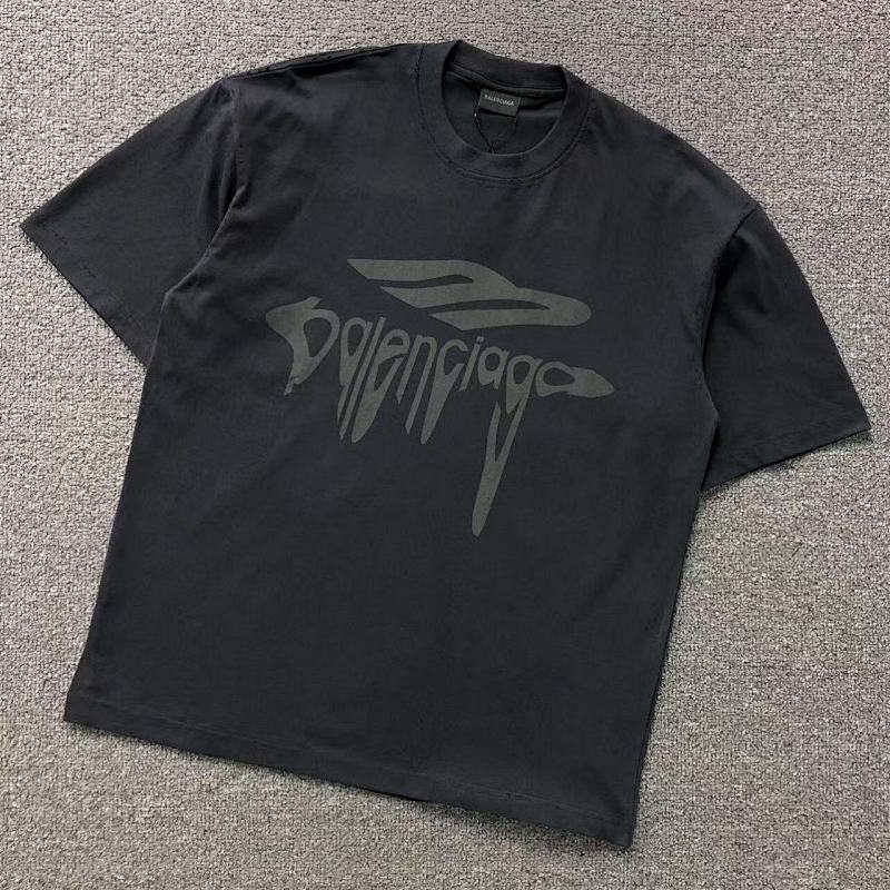 BALENCIAGA T-SHIRT 4104071121（im 170cm 60kg i wear size M in the phot）