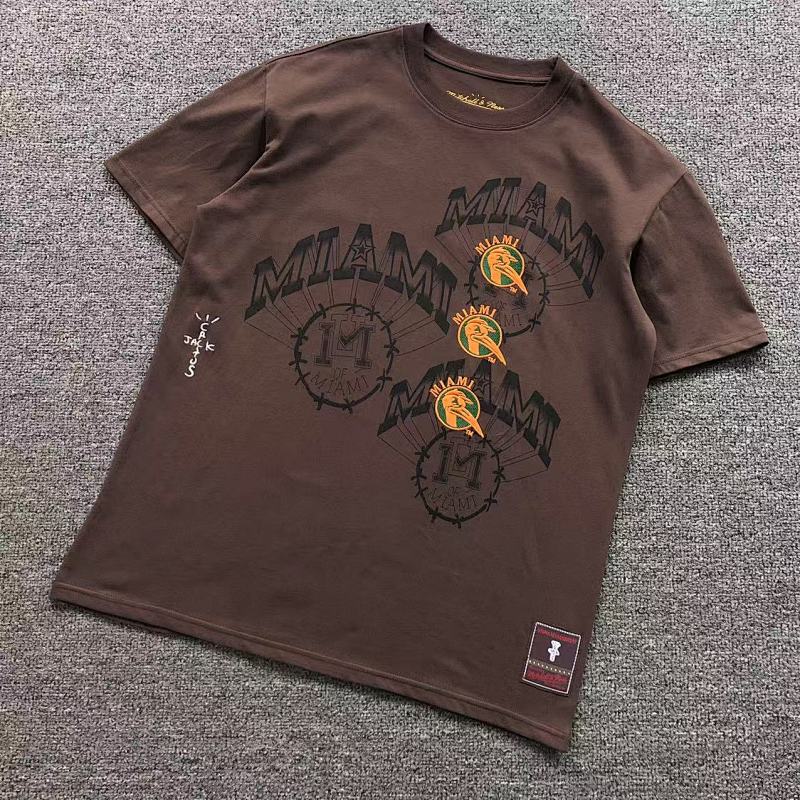 TRAVIS SCOTT T-SHIRT 214300846（im 170cm 60kg i wear size L in the phot）