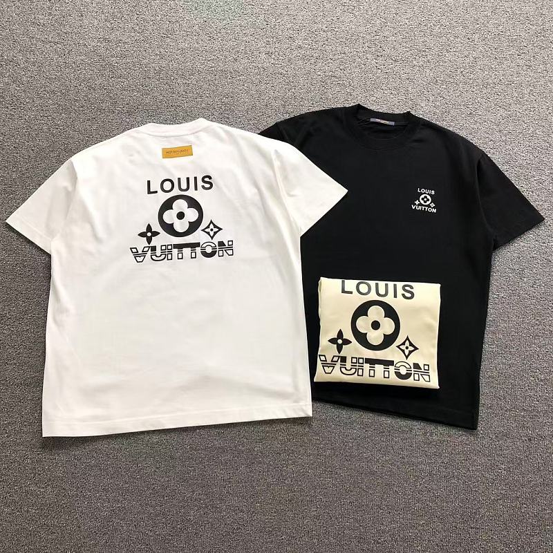 LV T-SHIRT 42042903133（im 170cm 60kg i wear size 2XL in the phot）