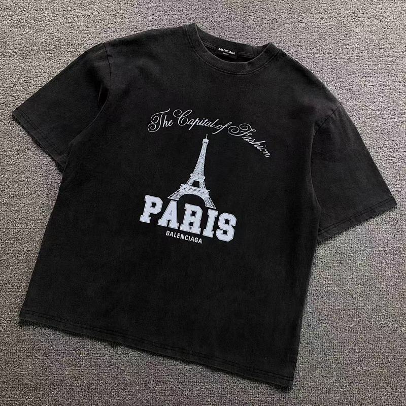 BALENCIAGA T-SHIRT 5212223136（im 170cm 60kg i wear size M in the phot）