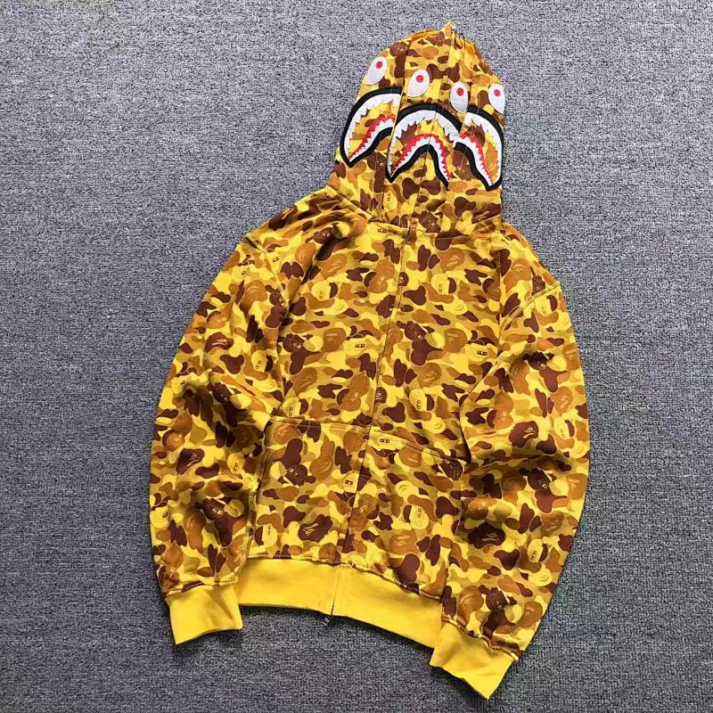 BAPE HOODIE 4110200677（im 170cm 60kg i wear size L in the phot）