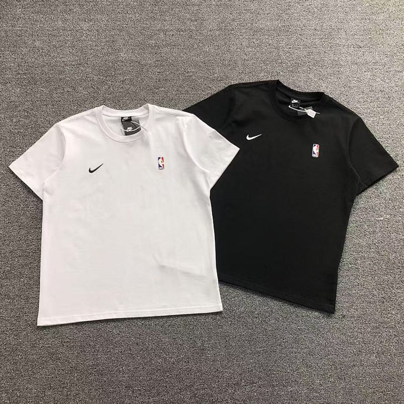 NIKE T-SHIRT 213220257（im 170cm 60kg i wear size M in the phot）