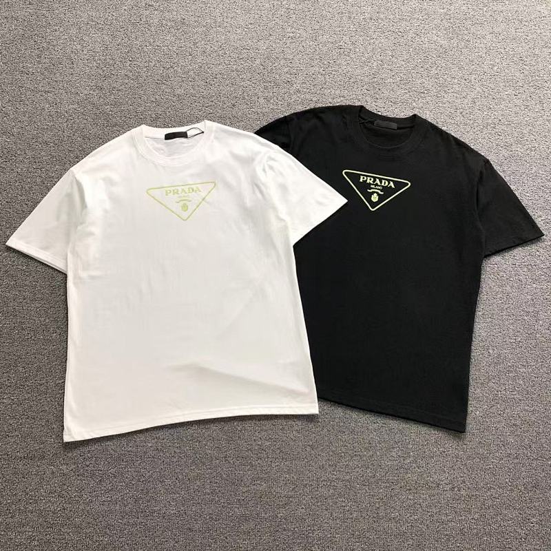 PRADA T-SHIRT 2111060401（im 170cm 60kg i wear size XL in the phot）