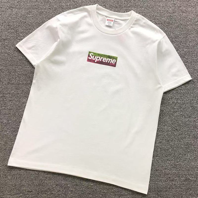 SUPREME T-SHIRT 1104172733（im 170cm 60kg i wear size M in the phot）