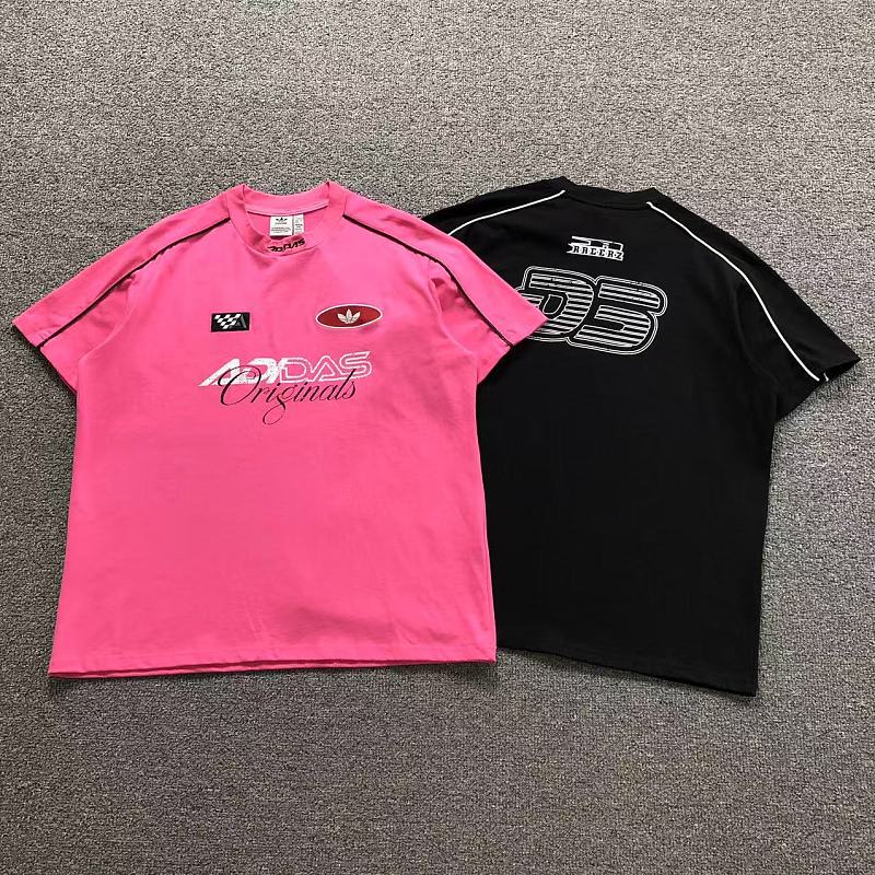 ADIDAS T-SHIRT 526032085（im 170cm 60kg i wear size M in the phot）