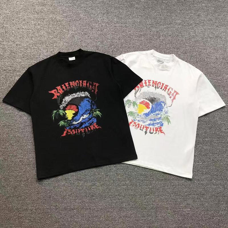BALENCIAGA T-SHIRT 3206171821（im 170cm 60kg i wear size S in the phot）