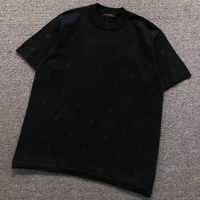 LV T-SHIRT 22060109125 （im 170cm 60kg i wear size M in the phot）
